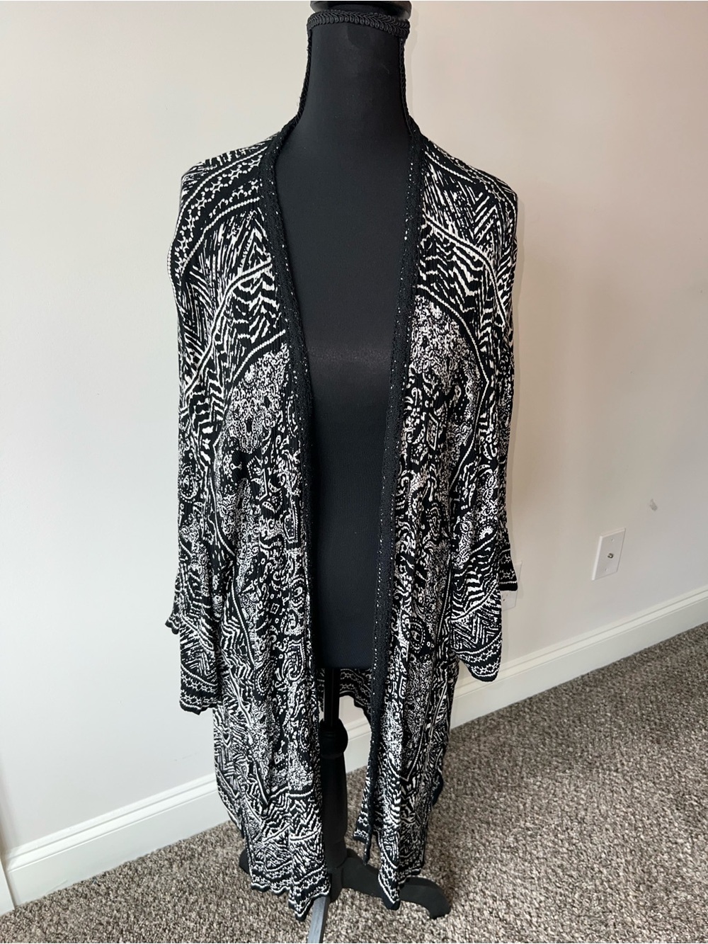 Bila Black & White Open-Front Patterned Kimono Resortwear Vacation